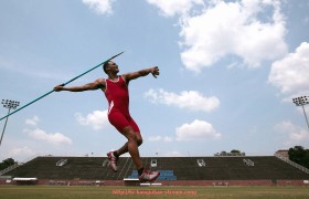 看球宝-教授单挑CBA职业球员视频分析:民间高手能否挑战职业球员?